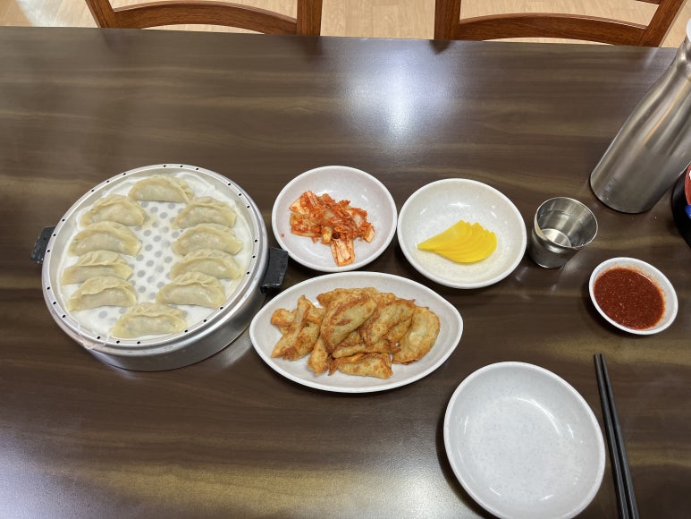 엄청나게 쫄깃하고 맛있는 만두였다.