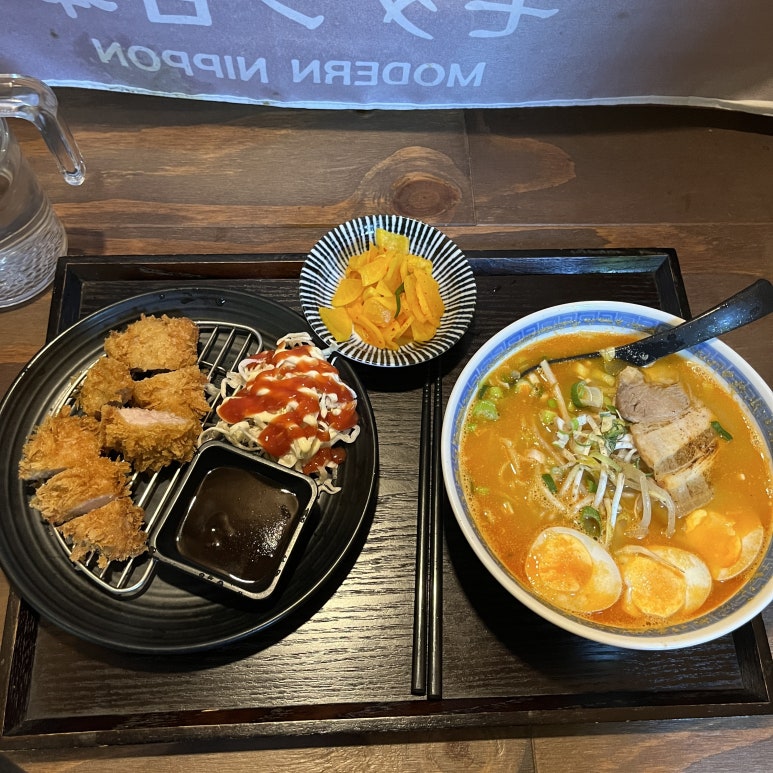 목포에 도착한 이후에는 그냥 시장 구경 좀 하고 저녁을 먹고 게스트 하우스 사람들과 시간을 보냈다.