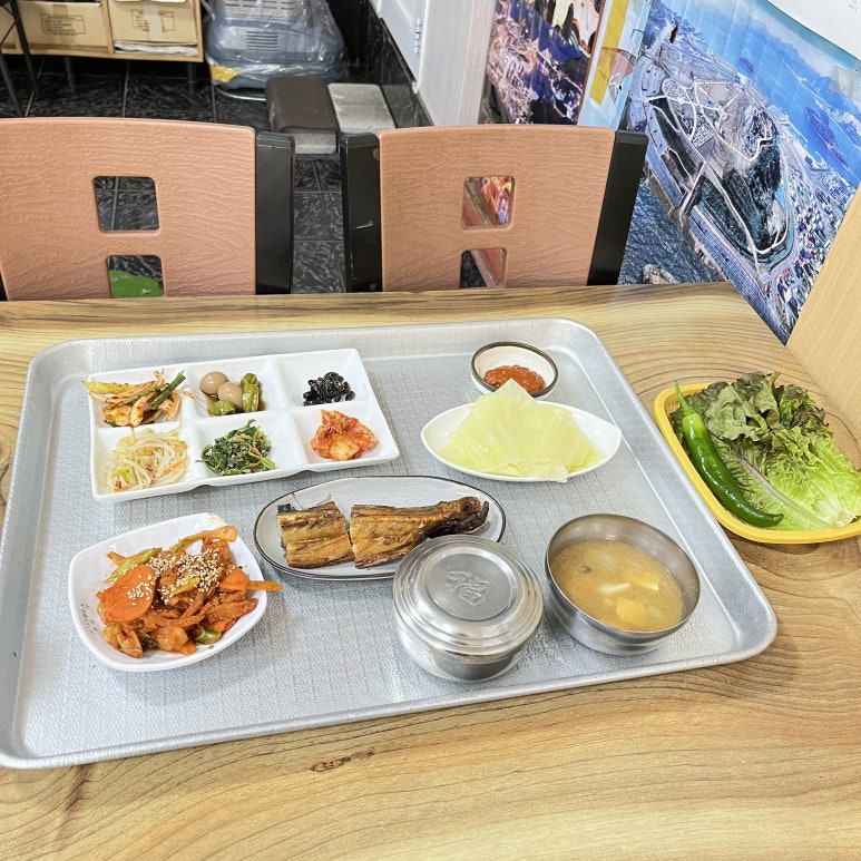 밥을 먹고 남해도를 향했다.