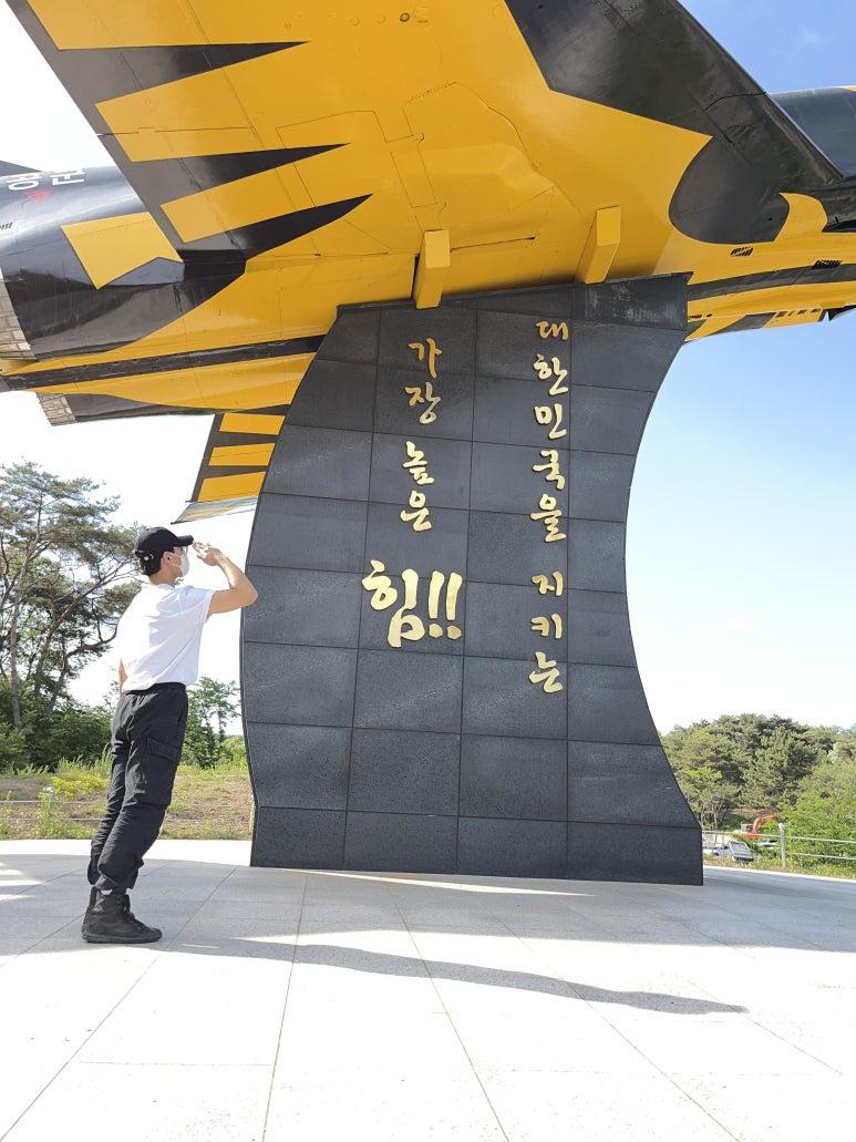훈련소에 있을 때는 다시는 진주 쪽 쳐다보지도 않는다고 다짐했는데 내가 여기에 오다니