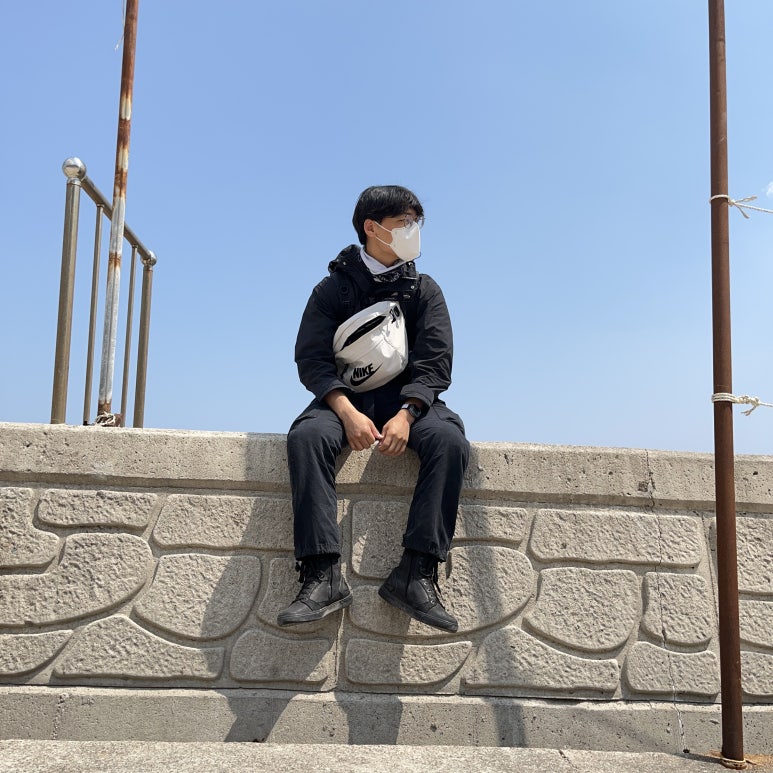머리가 헬멧에 눌려 엉망이지만 꽤나 정상적인 사진도 찍었다.