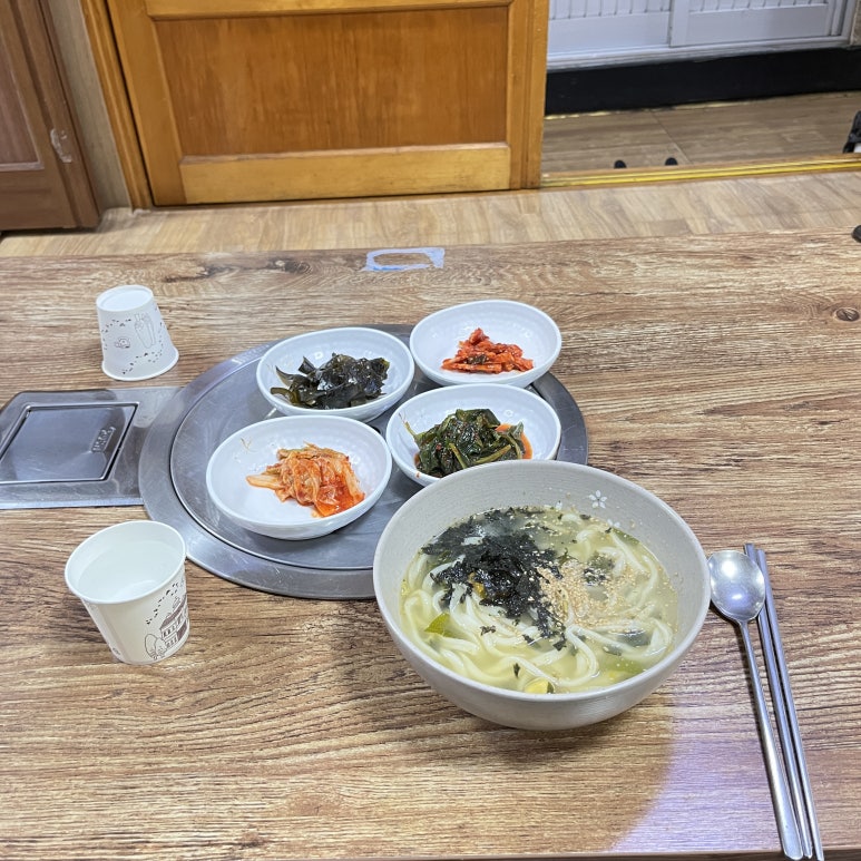 울릉도의 첫인상은 참 별로였다.