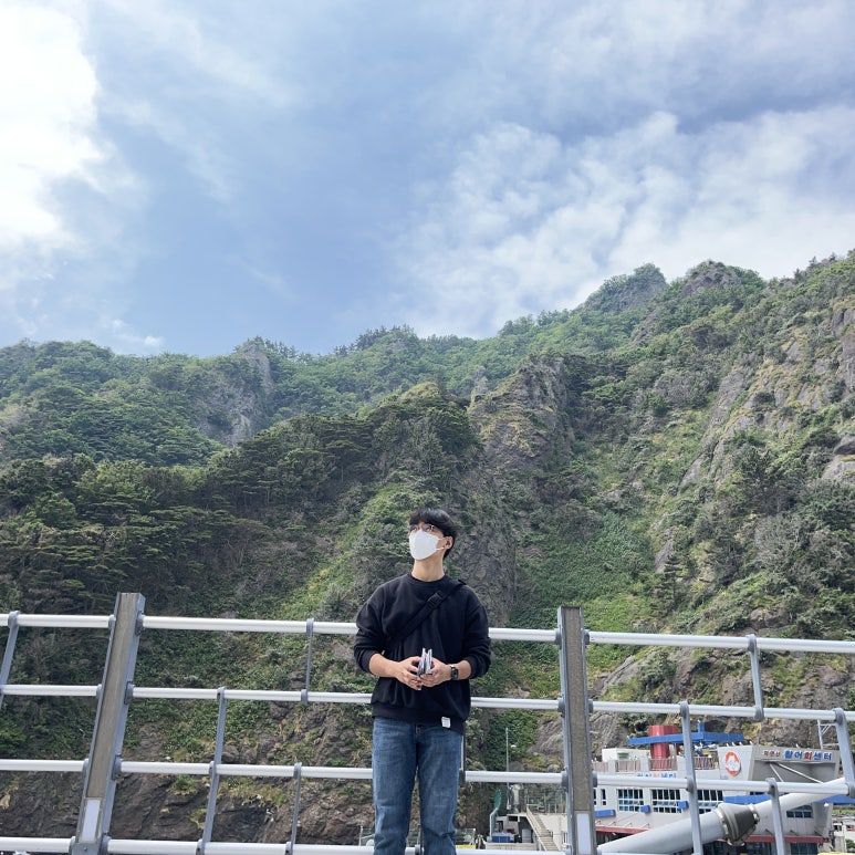 항구에 예상보다 일찍 도착해서 항구 주변을 구경했다.