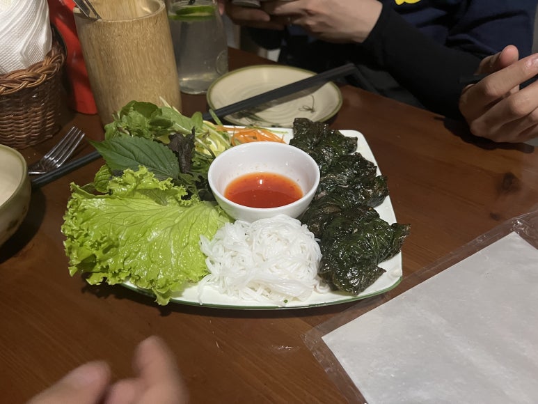 저녁으로는 하노이의 조금 고급 식당에 가서 식사를 했다.