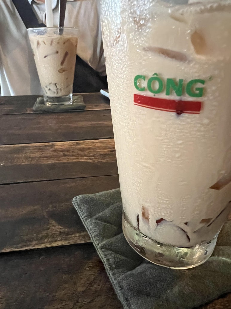 커피 모델을 노려보려 헀지만 어림도 없다.