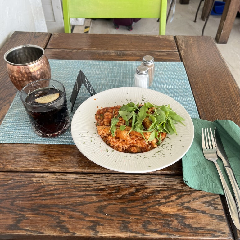 도착하자마자 배가 고파서 먹었던 리소토였는데 진짜 별로였다.