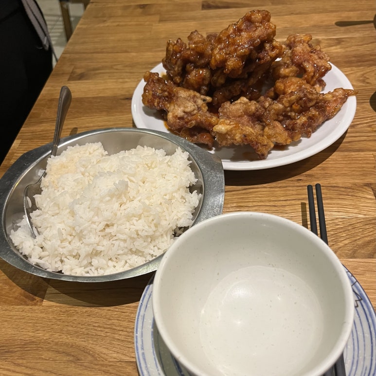 별로 마음에 안 들었던 한인 민박 사장님이 저녁 메뉴를 추천해 줬다.