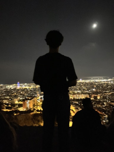 화질이 왜 이렇게 별로인지는 잘 모르겠지만 오히려 좋다.