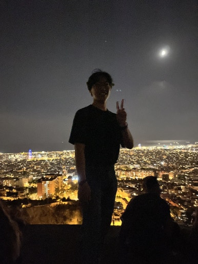 화질이 왜 이렇게 별로인지는 잘 모르겠지만 오히려 좋다.