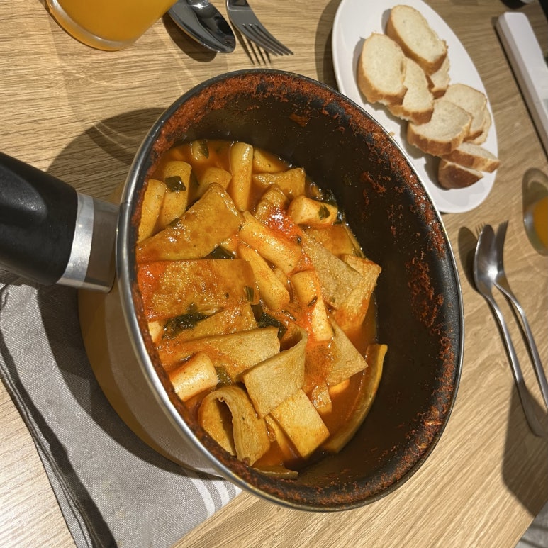 요리하는 친구가 전부 다 만들어줬다.
