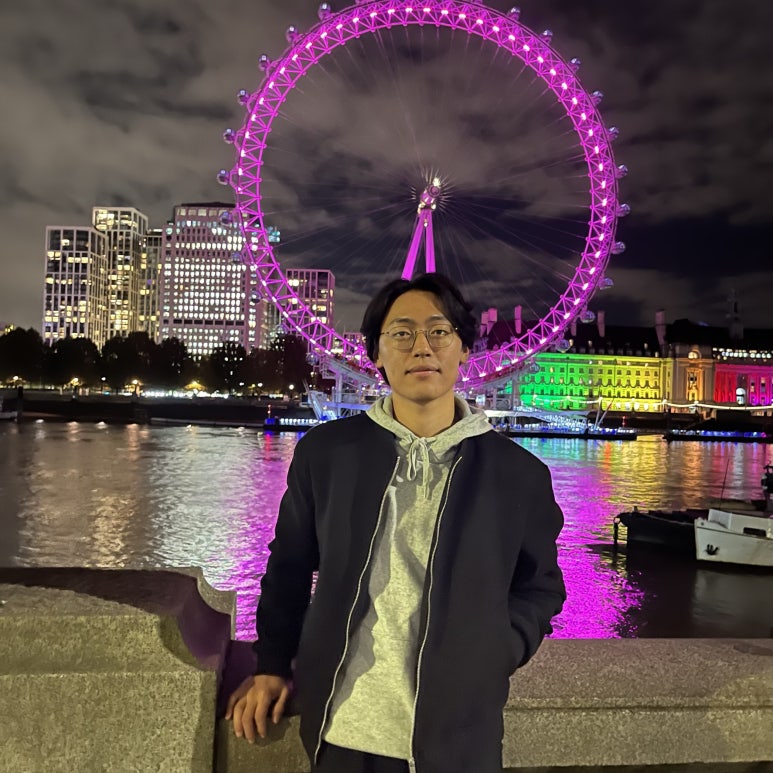 음… 나름 잘 찍어줬는데 이건 사진 찍는 사람의 문제가 아니라 모델의 문제니까….