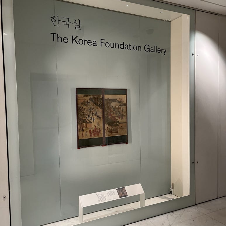 역시 도둑질의 민족답게 세계 각국의 유물들이 있었고 그중에 한국의 유물도 있었다.