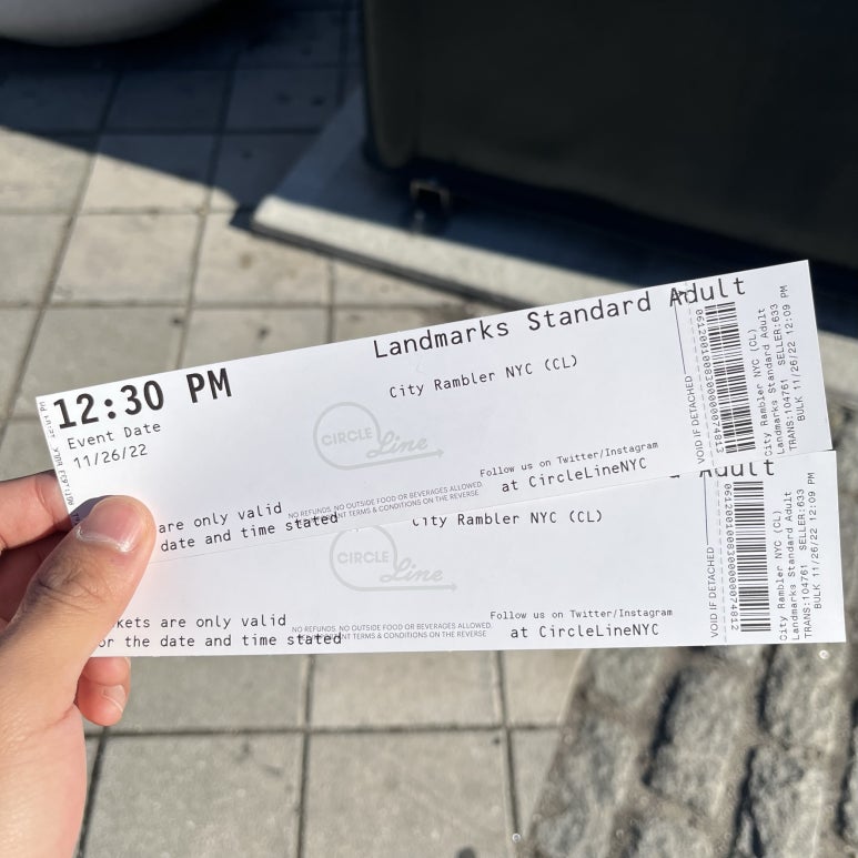 뉴욕 크루즈 티켓을 샀다.