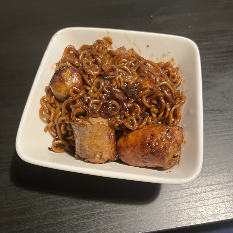 아침으로 또 짜파게티를 먹어주고 밖으로 나왔다.