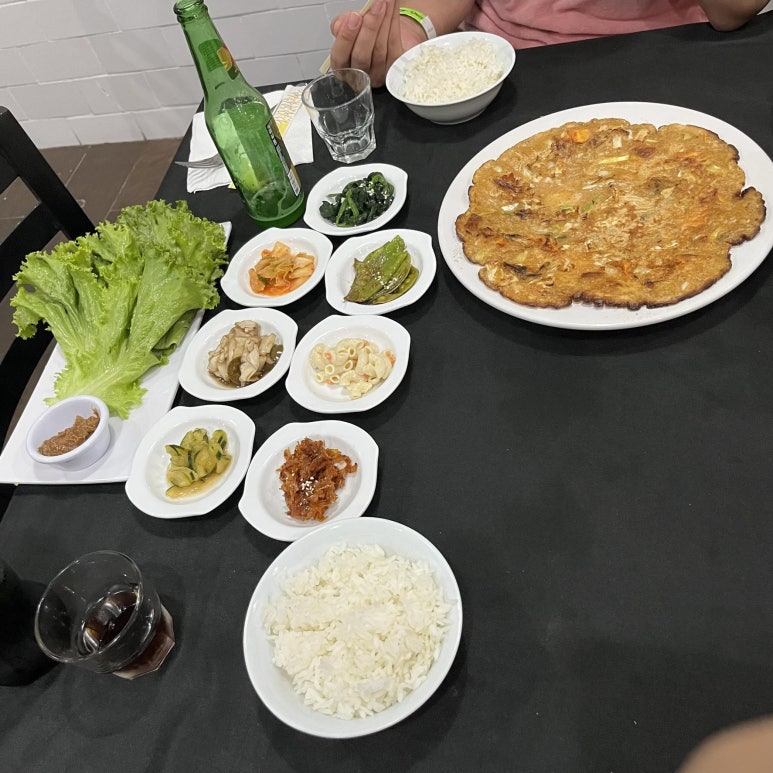같이 있던 동행분께서 멕시코에 오기 직전에 쿠바 여행을 하셨는데 한식이 너무 먹고 싶다고 하셔서 한식당으로 향했다.
