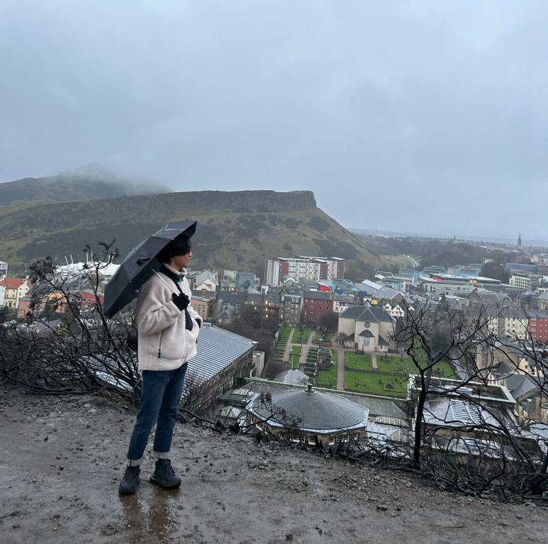 산책하다가 한 장 더 찍었다.