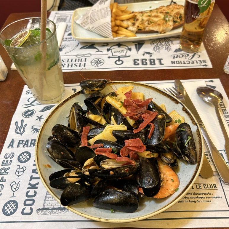 파리에 유명한? 벨기에 음식점에 왔다.