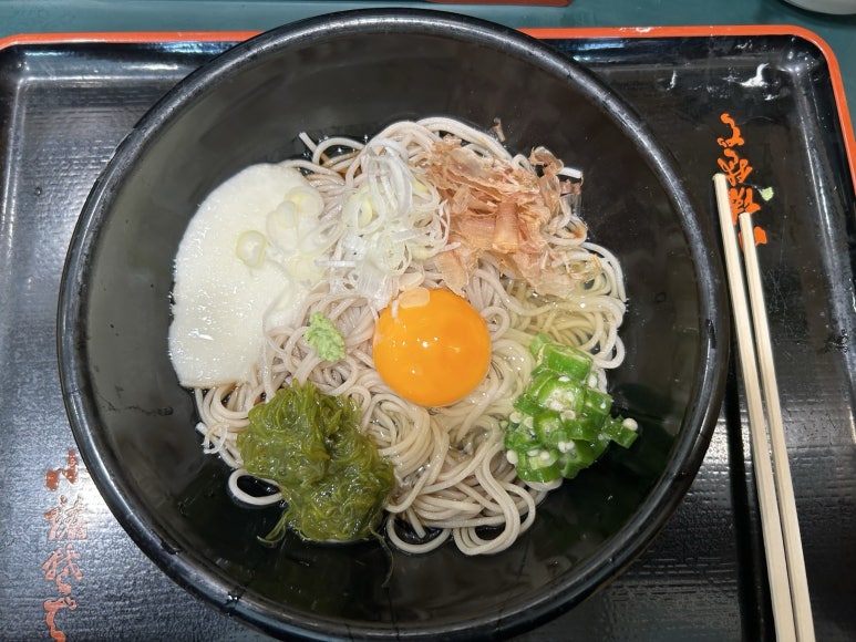 짐을 두고 그냥 롯폰기 역으로 하염없이 걸어갔다.