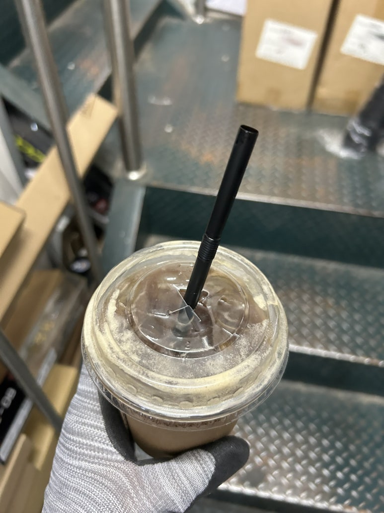 그래도 가끔은 커피도 사주신답니다용