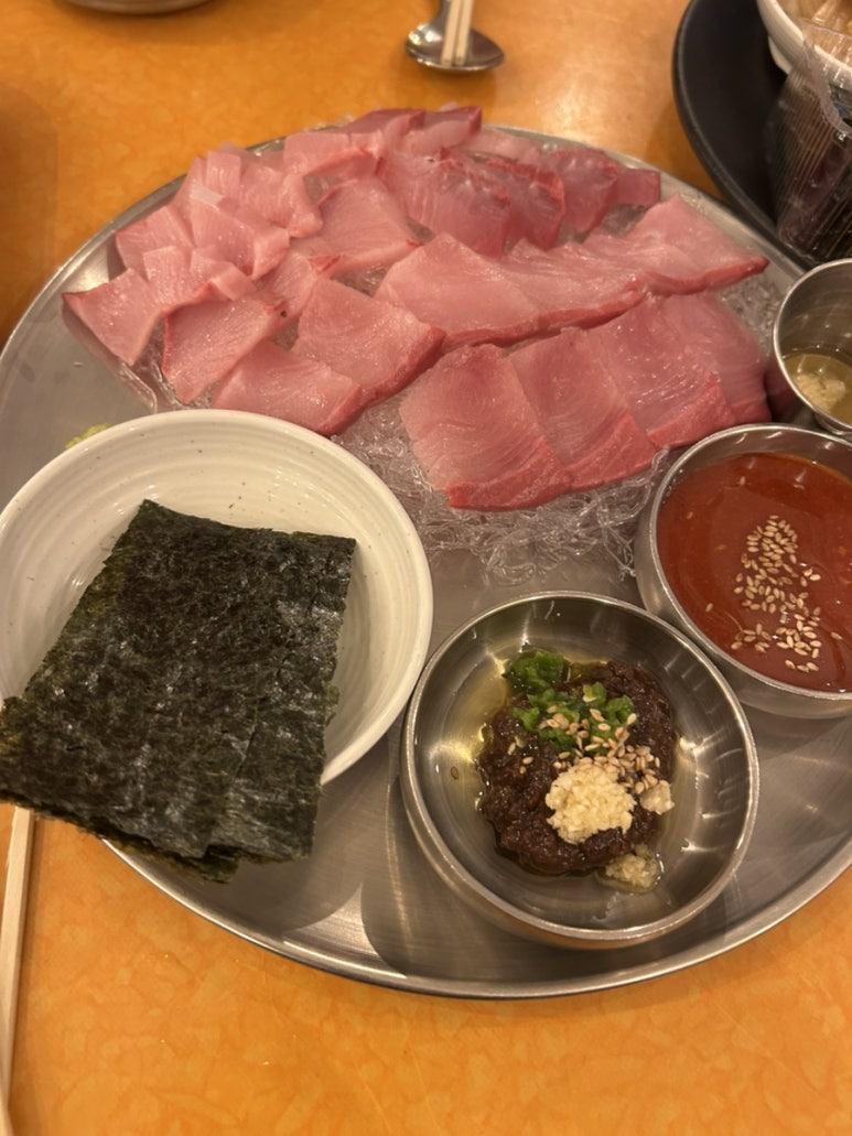 방어와 닭 유린기? 먹어줬습니다