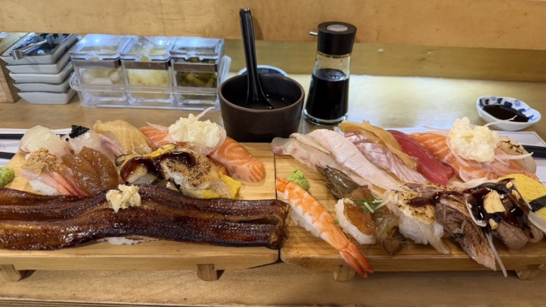오랜만에 초밥도 먹었습니다