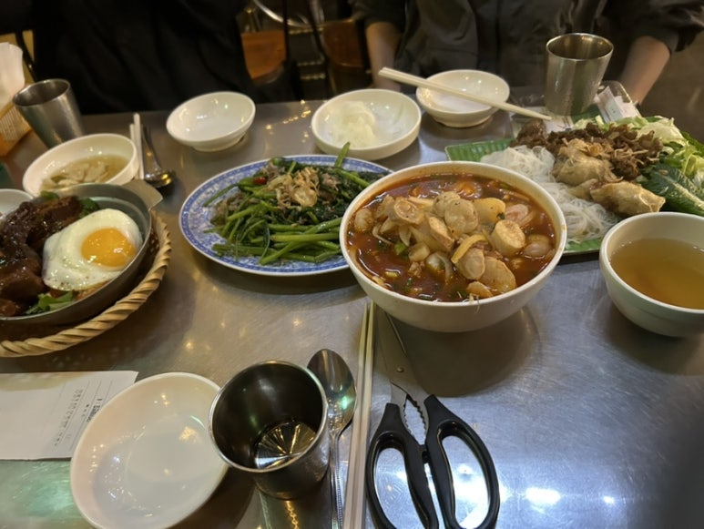 그리고 또 오랜만에 고등학교 친구들을 만났어요