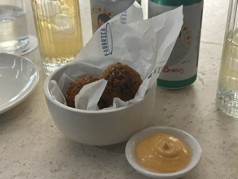 그리고 저녁 먹으러 왔어요
