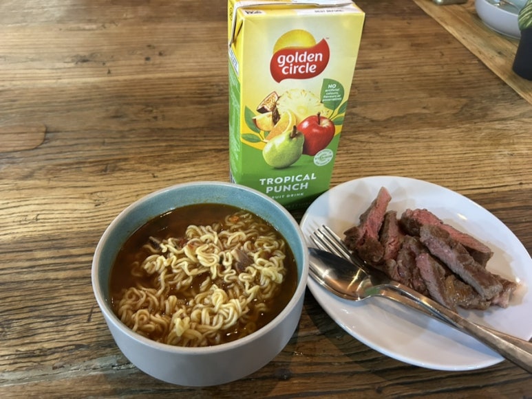 호스텔에 있을 때 만들어 먹은 점심!