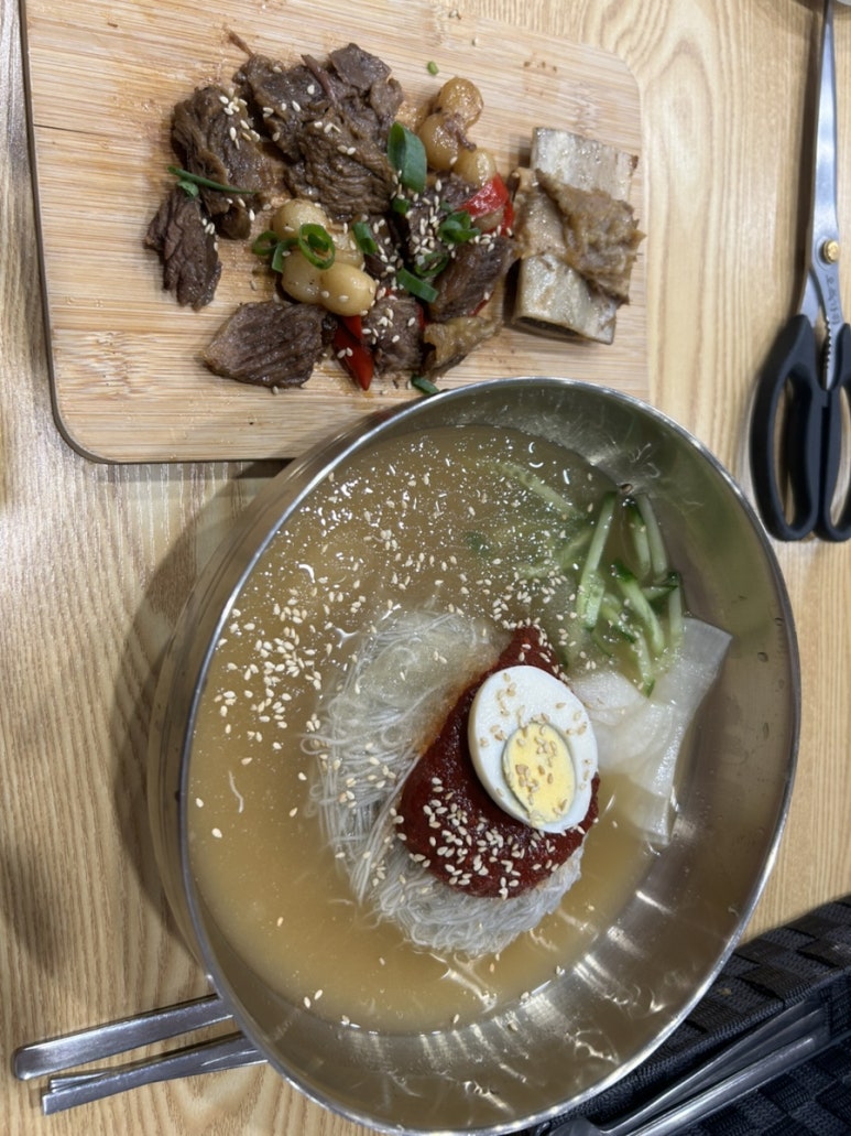 금요일에는 시드니에 왔어요