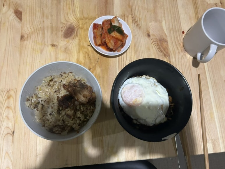 갈비 없는 돼지갈비 덮밥에 짜파게티+계란