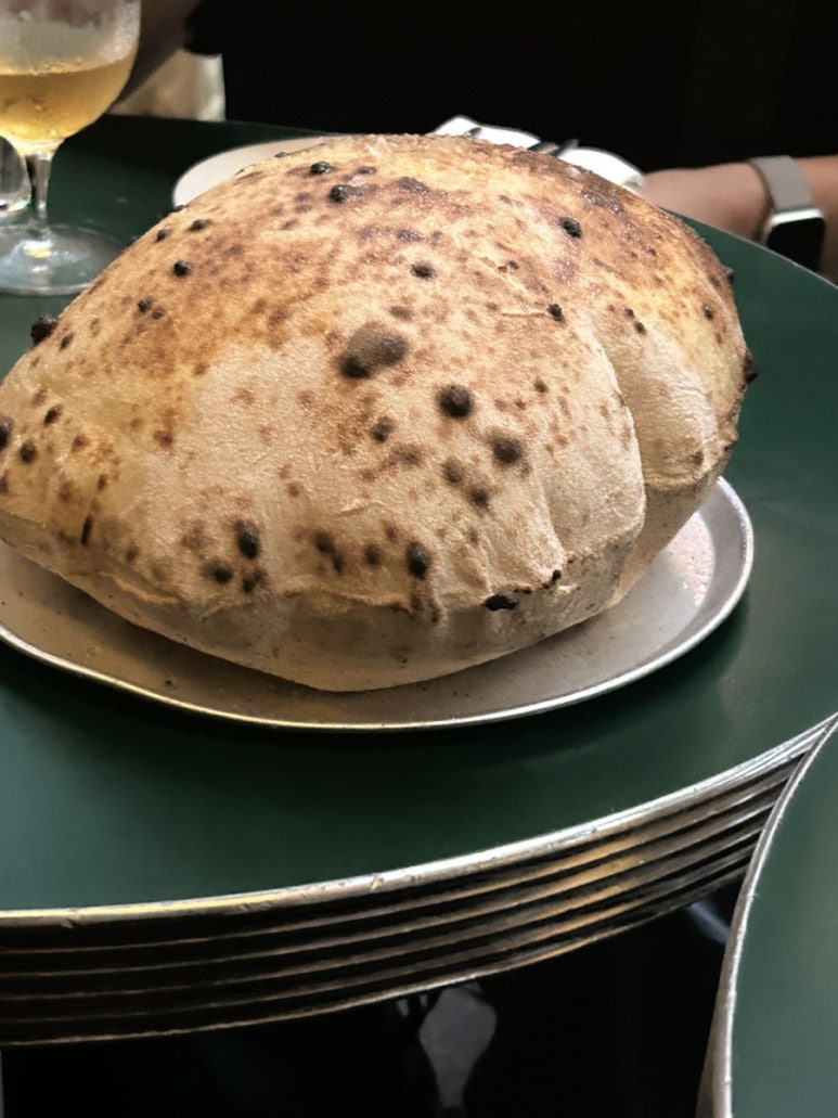 그리고 동행 분들을 만나서 Bar totti&rsquo;s를 다녀왔어요