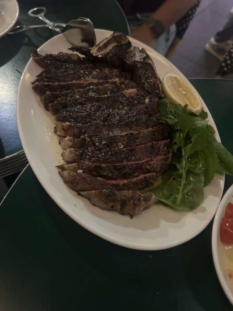 그리고 동행 분들을 만나서 Bar totti&rsquo;s를 다녀왔어요