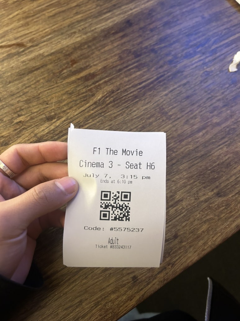 그리고 뉴 타운에 F1 영화를 보러 갔어요