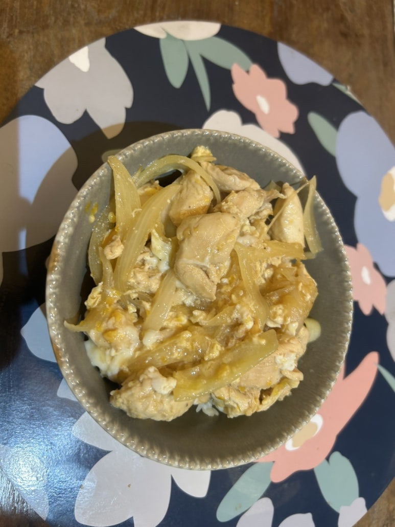 그리고 오야코동! 좀 많이 해서 집주인한테 나눠 줬는데 맛있었다고 하더라고요