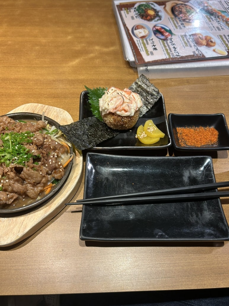 저녁은 간단하게 이자카야에서 먹고